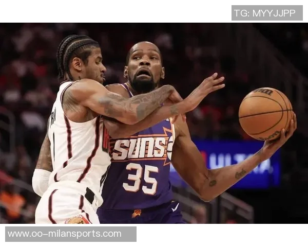 杜兰特幽默回应打球与刷推特的时间安排只需几秒钟轻松搞定