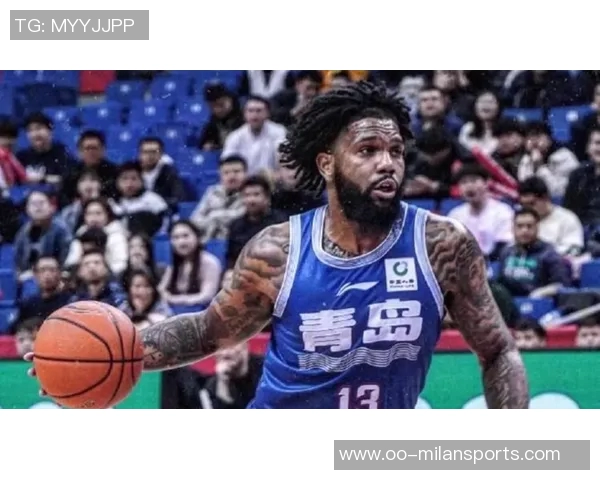 鲍威尔半场表现出色9投4中砍下15分助力球队取得领先优势 鲍威尔半场表现出色9投4中砍下15分助力球队取得领先优势